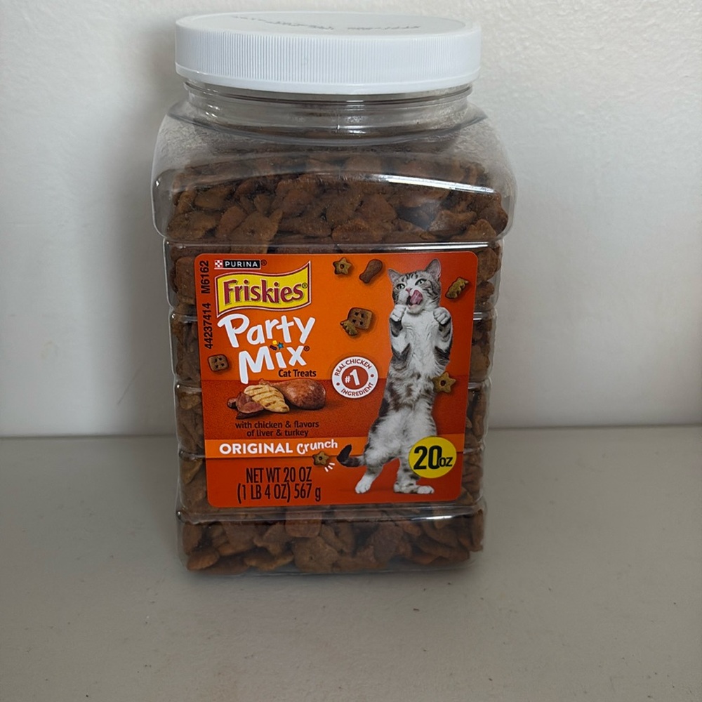 Purina Friskies Cat Treats, Party Mix Original Crunch - 20 oz. Canister